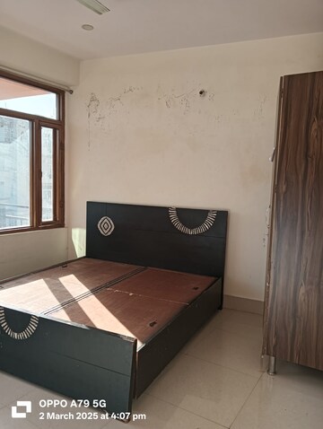 Bedroom in 1 BHK Apartment at Malhan View Apartments, JakhaN-Rajpur Road – for Rent