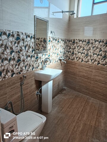 Master Bedroom in 1 BHK Apartment at Malhan View Apartments, JakhaN-Rajpur Road – for Rent