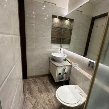 Bathroom in 1 BHK Apartment at Kaveri Tower Andheri West, Industrial Area – for Rent