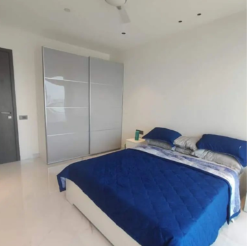 Bedroom in 4 BHK Apartment at Kandivali West – for Rent