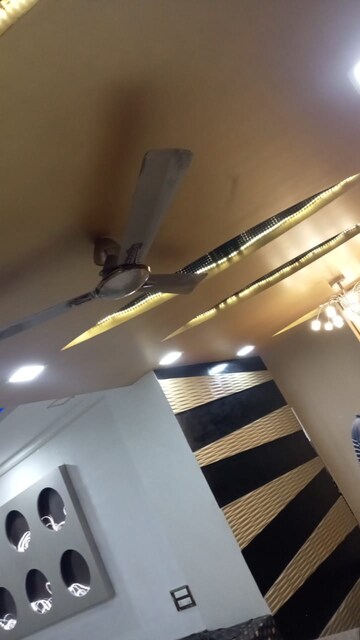 Furnished Amenities in 4 BHK Apartment at Thaltej – for Rent