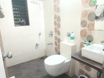Bathroom in 2 BHK Apartment at Hiranandani Estate – for Rent