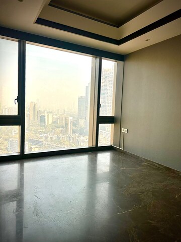 Room in 4 BHK Apartment at Lodha Trump Tower, Worli – for Rent