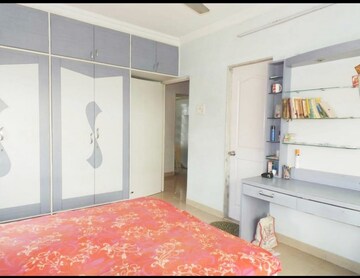 Bedroom in 2 BHK Apartment at Santacruz West – for Rent