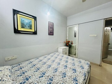 Bedroom in 3.5 BHK Apartment at Seawoods – for Rent