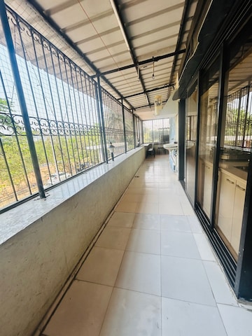 Balcony in 3.5 BHK Apartment at Seawoods – for Rent