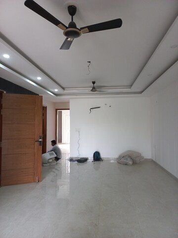 Bathroom in 3 BHK Builder Floor at Fidato Honour Homes, Sector 89 – for Sale