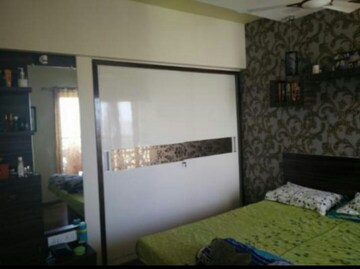 Bedroom in 2 BHK Apartment at Thane West – for Rent