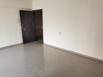 Room in 3 BHK Apartment at Teejadeep Heights, Azad Nagar – for Rent