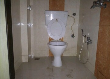Attached Bathroom in 2 BHK Apartment at Andheri West – for Rent