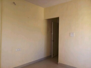 Bedroom in 2 BHK Apartment at Andheri West – for Rent