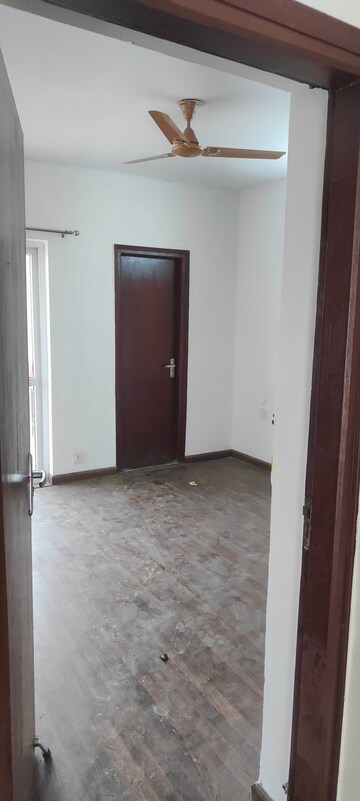 Room in 3 BHK Apartment at BPTP Park Central, Sector 85 – for Rent