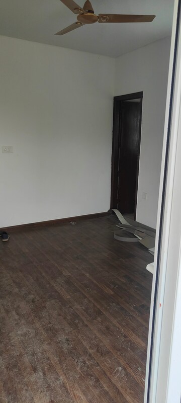 Room in 3 BHK Apartment at BPTP Park Central, Sector 85 – for Rent