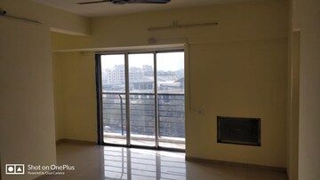 Room in 3 BHK Apartment at Khopat – for Rent
