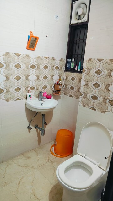 Master Bedroom in 3 BHK Builder Floor at MVL IPark, Sector 15 – for Rent