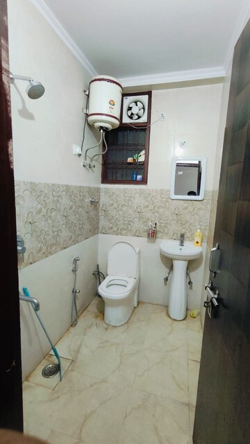 Bathroom in 3 BHK Builder Floor at MVL IPark, Sector 15 – for Rent