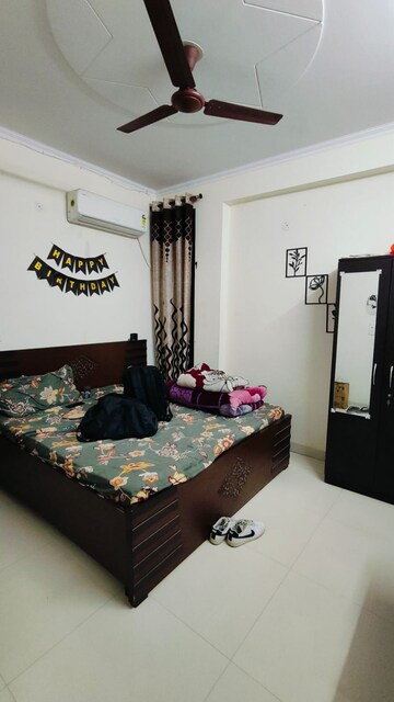 Bedroom in 3 BHK Builder Floor at MVL IPark, Sector 15 – for Rent