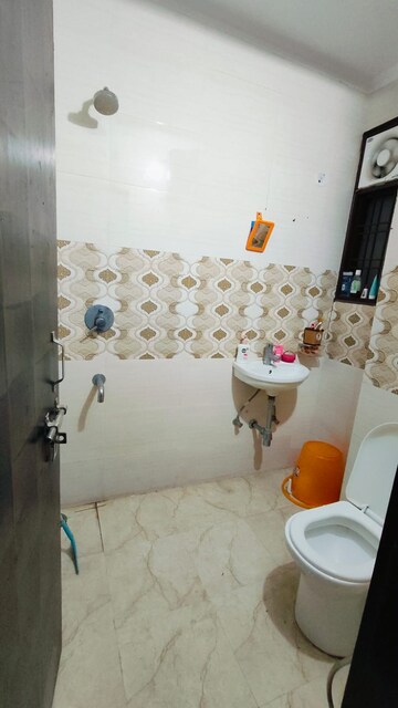 Bathroom in 3 BHK Builder Floor at MVL IPark, Sector 15 – for Rent