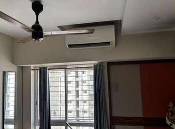 Bedroom in 3 BHK Apartment at Lodha Amara, Kolshet Road – for Rent