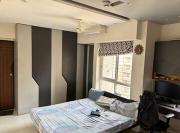 3 BHK Apartment For Rent in Lodha Amara, Kolshet Road