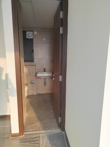 Bathroom in 3 BHK Apartment at Peninsula Salsette 27, Byculla – for Sale
