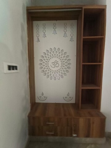 Furnished Amenities in 4 BHK Builder Floor at Sector 16a – for Rent