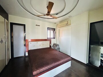 Bedroom in 2 BHK Apartment at Seawoods – for Rent