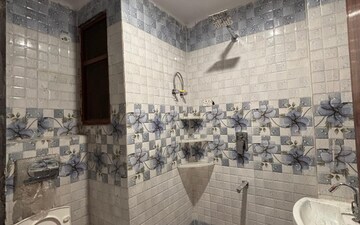 3 BHK Builder Floor For Rent in Sector 110