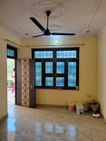 Living Room in 2 BHK Builder Floor at Gomti Nagar – for Rent
