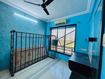Living Room in 2 BHK Apartment at Seawoods – for Rent