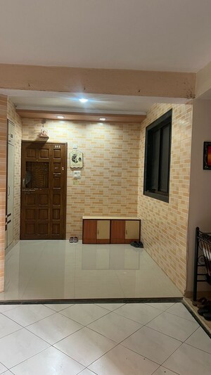 Room in 2 BHK Apartment at Vedant Commercial Complex, Vartak Nagar – for Sale