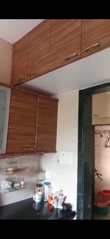 Room in 2 BHK Apartment at Vardhman Gardens, Balkum Pada – for Rent