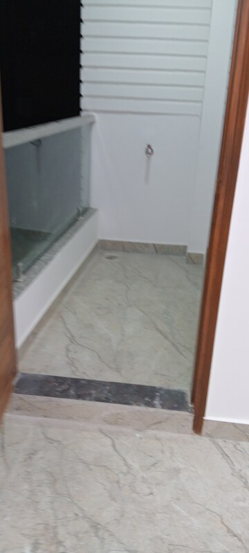 Room in 2 BHK Builder Floor at Govindpuri – for Rent