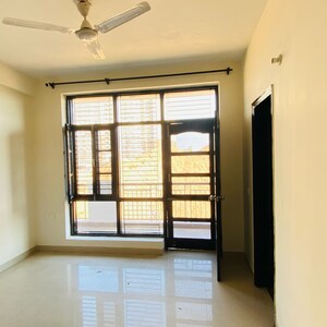 Room in 3 BHK Builder Floor at Omaxe Silver Birch, Mullanpur – for Sale