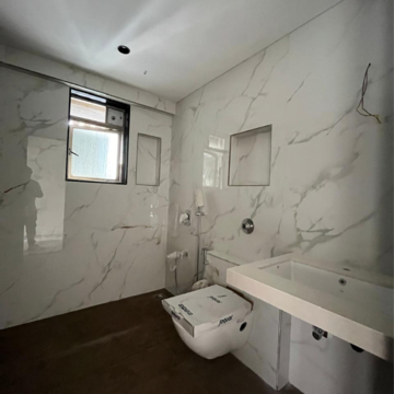 Bathroom in 4 BHK Apartment at Malad West – for Rent