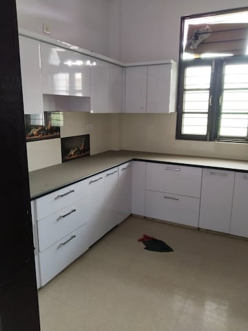 Kitchen in 2 BHK Builder Floor at DLF Vibhuti Khand, Gomti Nagar – for Rent