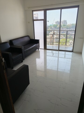 2 BHK Apartment For Rent in Lokhandwala Harmony, Worli