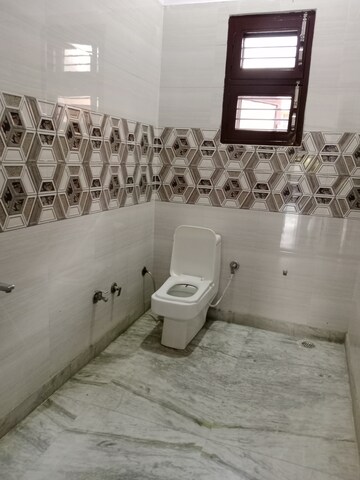Bathroom in 3 BHK Builder Floor at Sector 18 – for Rent
