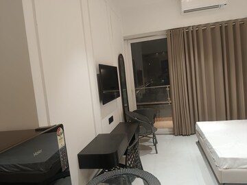 Team Area in Studio Apartment at Gaur City Center, Sector 4, Greater Noida – for Rent