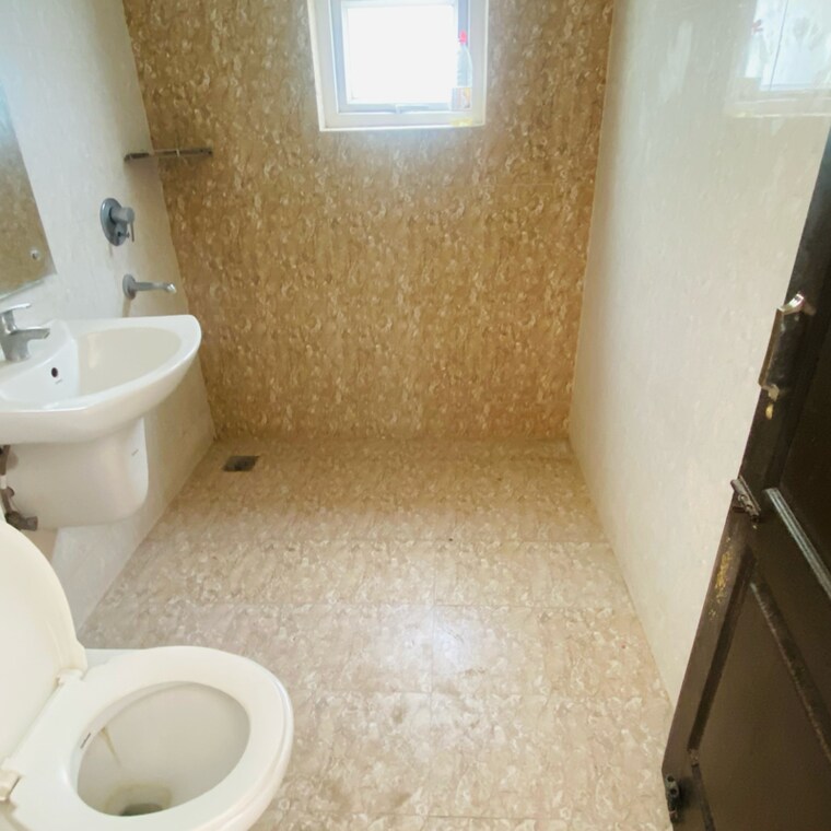 Bathroom, omaxe-ambrosia 3 Bedroom 1600 Sq.Ft. Builder Floor In Mullanpur Chandigarh 8417672