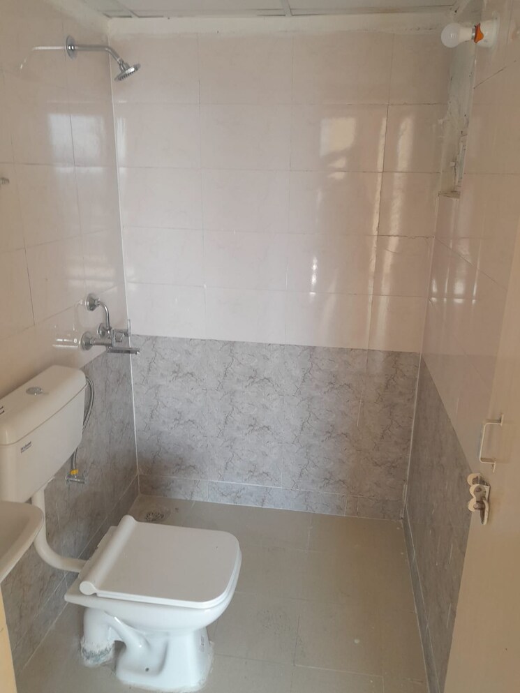 Bathroom, rof-aalayas-phase-2 3 Bedroom 864 Sq.Ft. Apartment In Sector 102 Gurgaon 8417686
