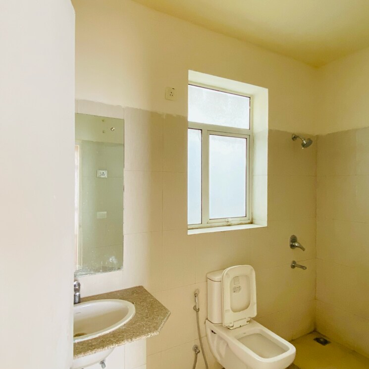 Bathroom, dlf-hyde-park 3 Bedroom 1880 Sq.Ft. Builder Floor In Mullanpur Chandigarh 8417772