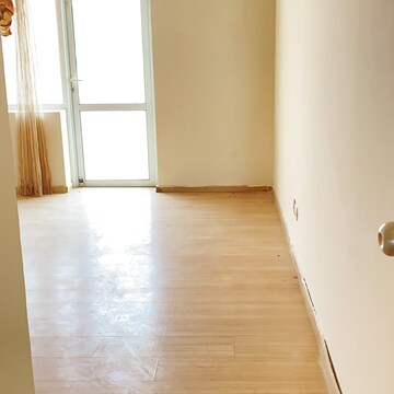 Room in 3 BHK Builder Floor at DLF Hyde Park, Mullanpur – for Sale
