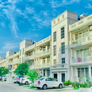 3 BHK Builder Floor For Sale in DLF Hyde Park, Mullanpur