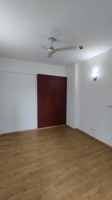 3 BHK Apartment For Sale in Moti Nagar