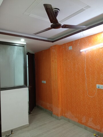 Room in 1 BHK Builder Floor at Govindpuri – for Rent