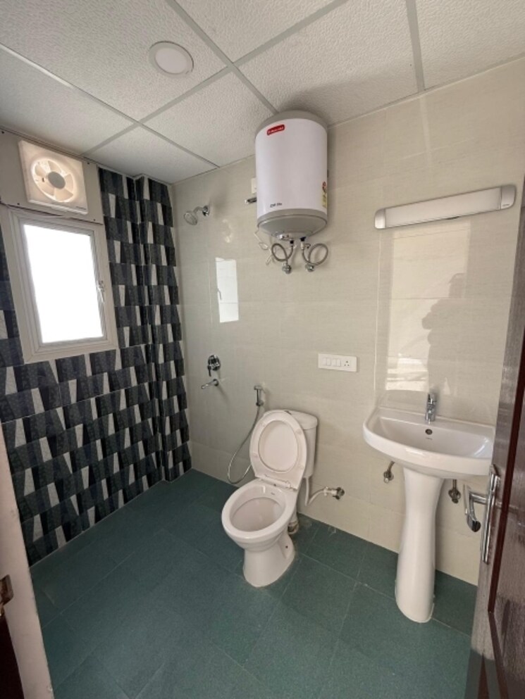 Bathroom, rishita-manhattan 2 Bedroom 1099 Sq.Ft. Apartment In Gomti Nagar Lucknow 8417898