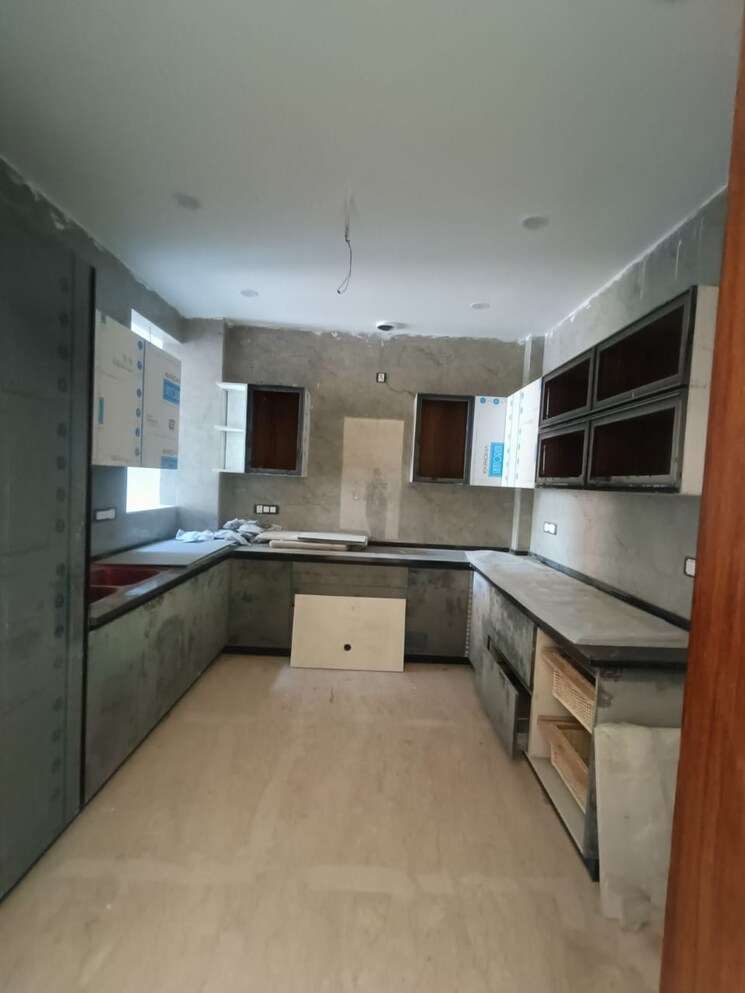 Kitchen, safdarjung development area 4 Bedroom 333 Sq.Yd. Builder Floor In Safdarjung Development Area Delhi 8417935