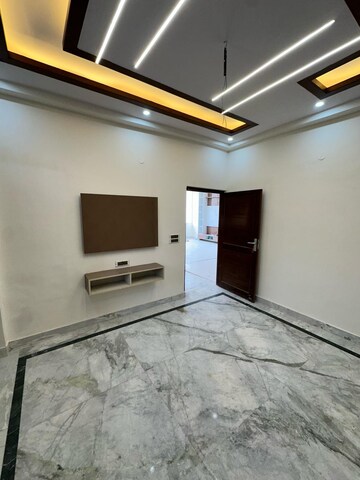 Room in 3 BHK Builder Floor at Vaishali Sector 5 – for Sale