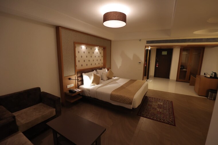 Master Bedroom, shalimar bagh 3 Bedroom 1000 Sq.Ft. Builder Floor In Shalimar Bagh Delhi 8418148
